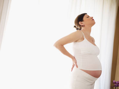 Беременная женщина волнуется